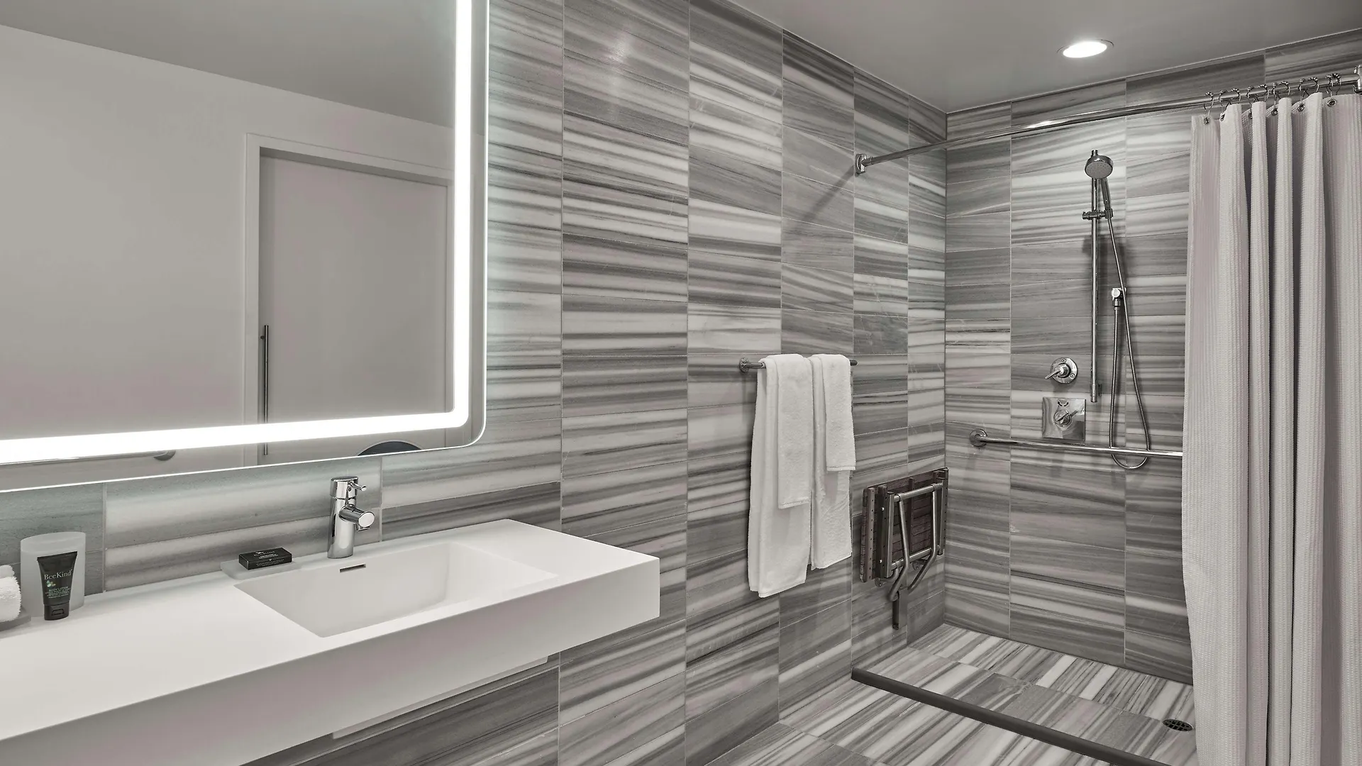 Hyatt Centric The Pike Long Beach 4*,